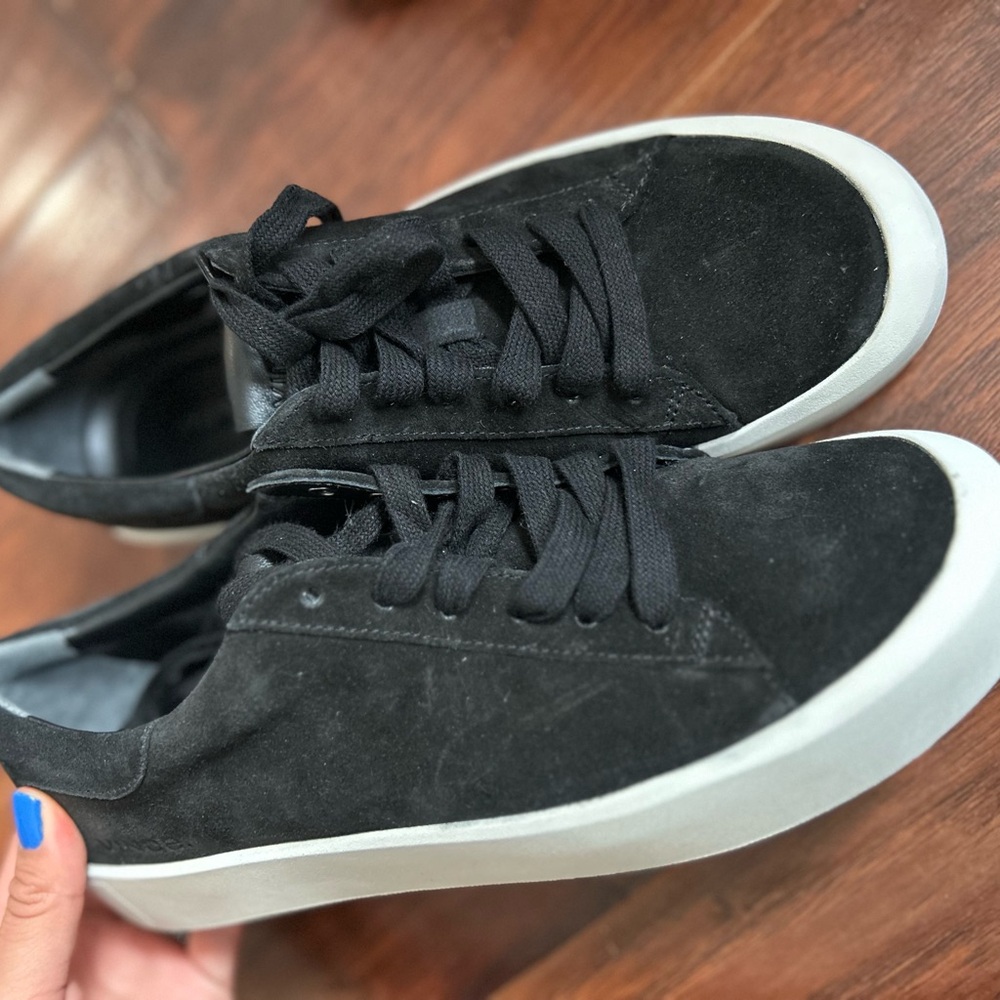 Vince suede sneaker